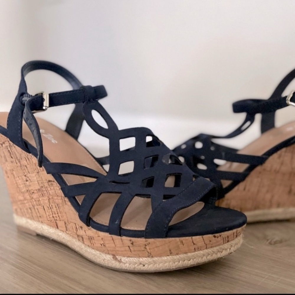 Eva & Zoe navy blue wedge sandals